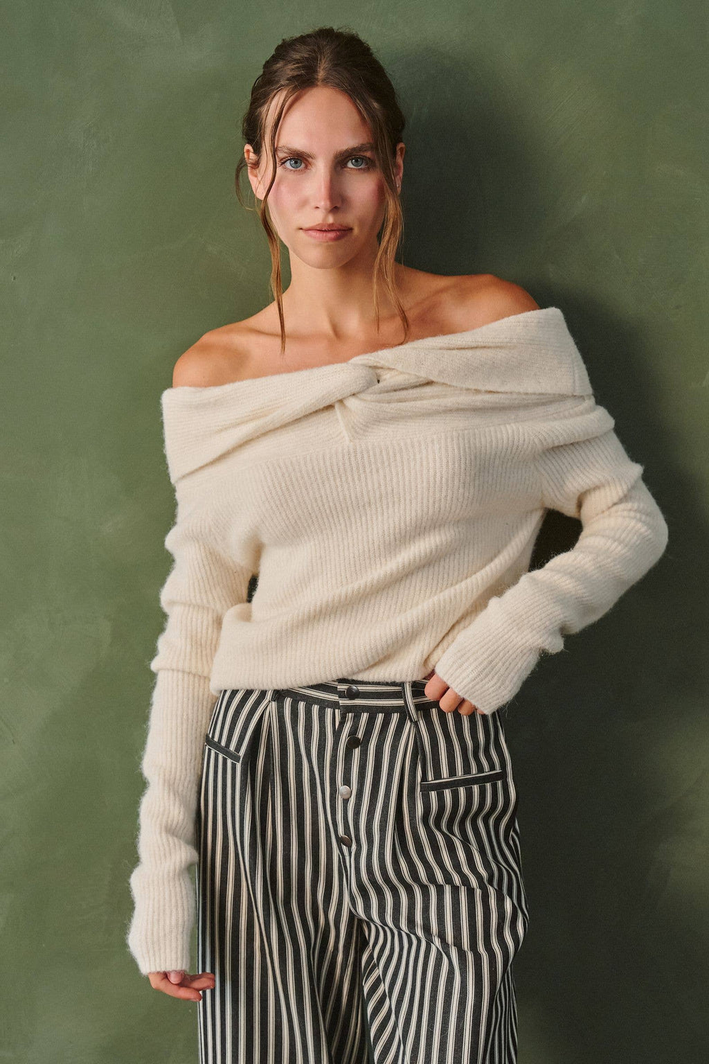 Twist Off Shoulder