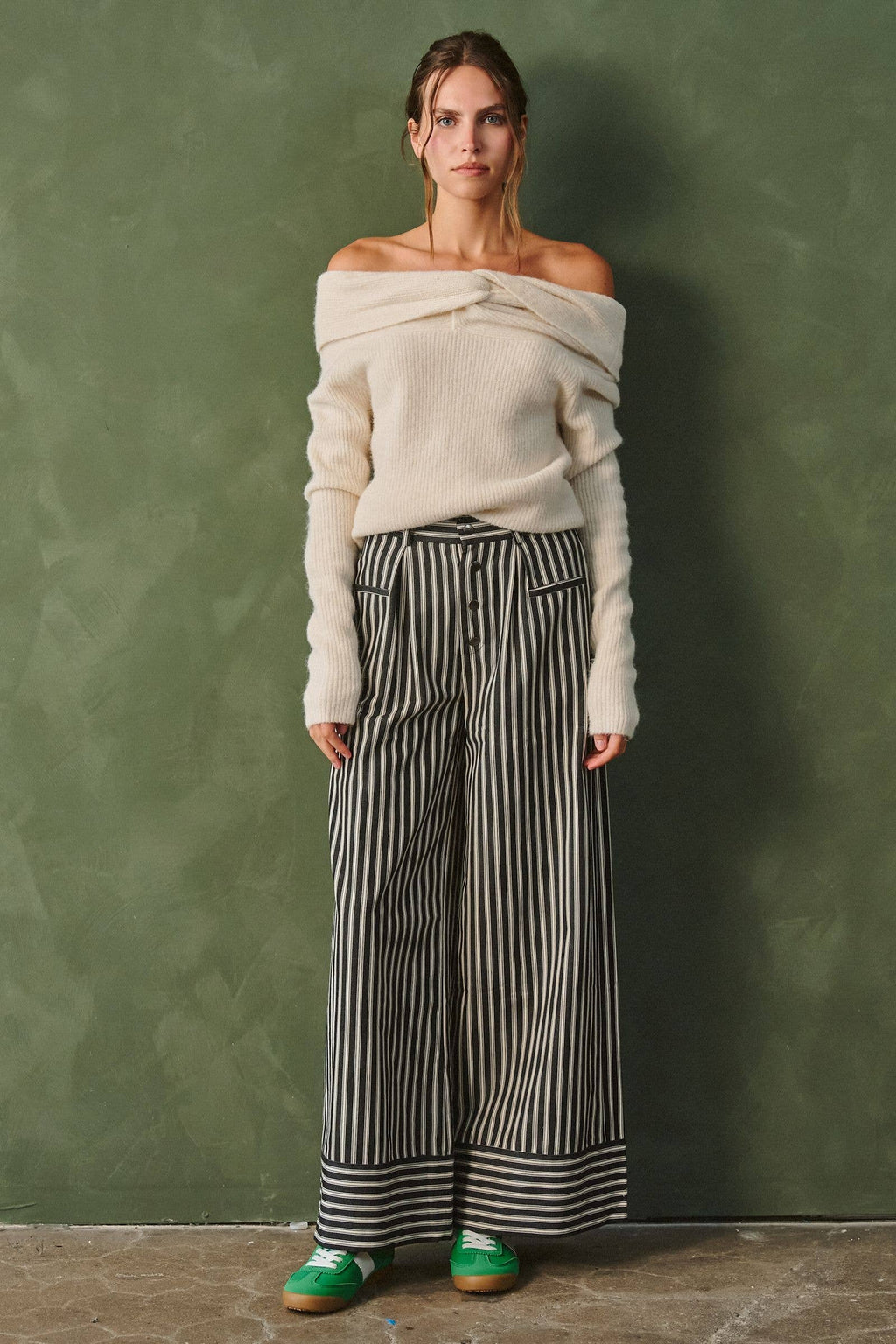 Twist Off Shoulder