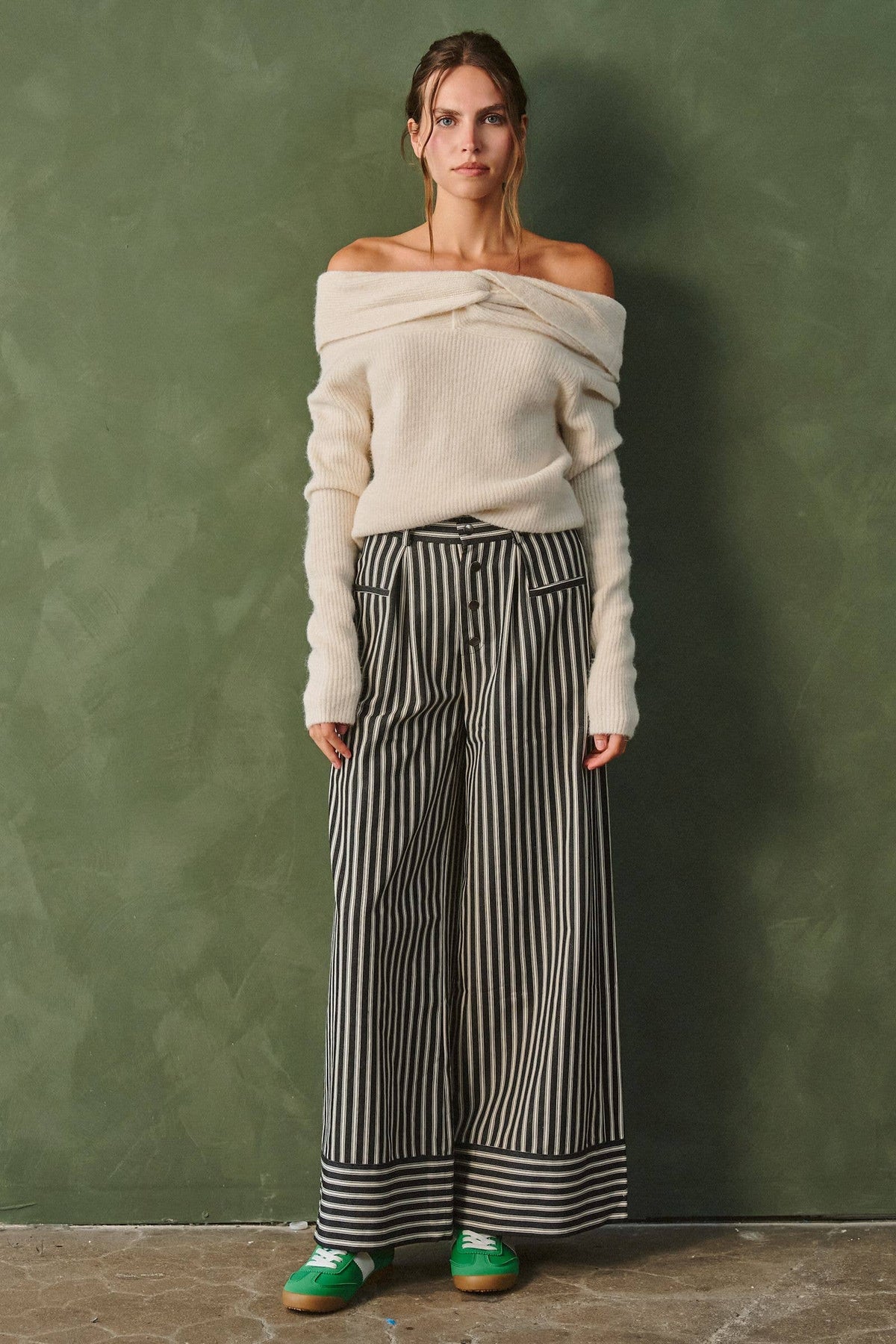 Twist Off Shoulder